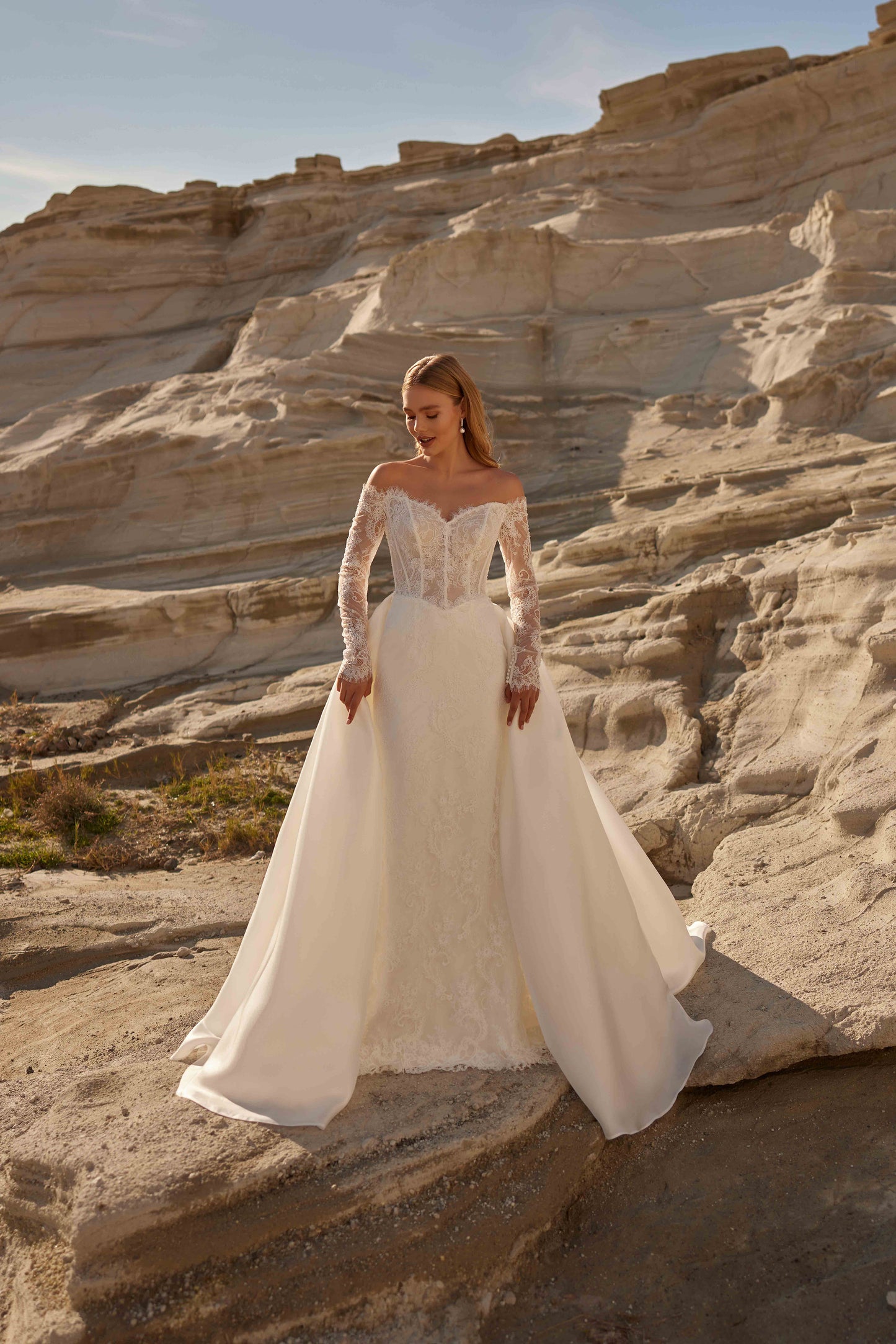 Heart-neck, long-sleeved, fully embroidered lace wedding dress with a detachable tulle skirt in a mermaid style - 25181