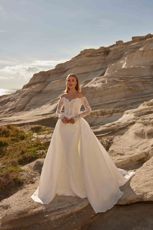 Load image 1 in gallery view. Heart-neck, long-sleeved, fully embroidered lace wedding dress with a detachable tulle skirt in a mermaid style - 25181