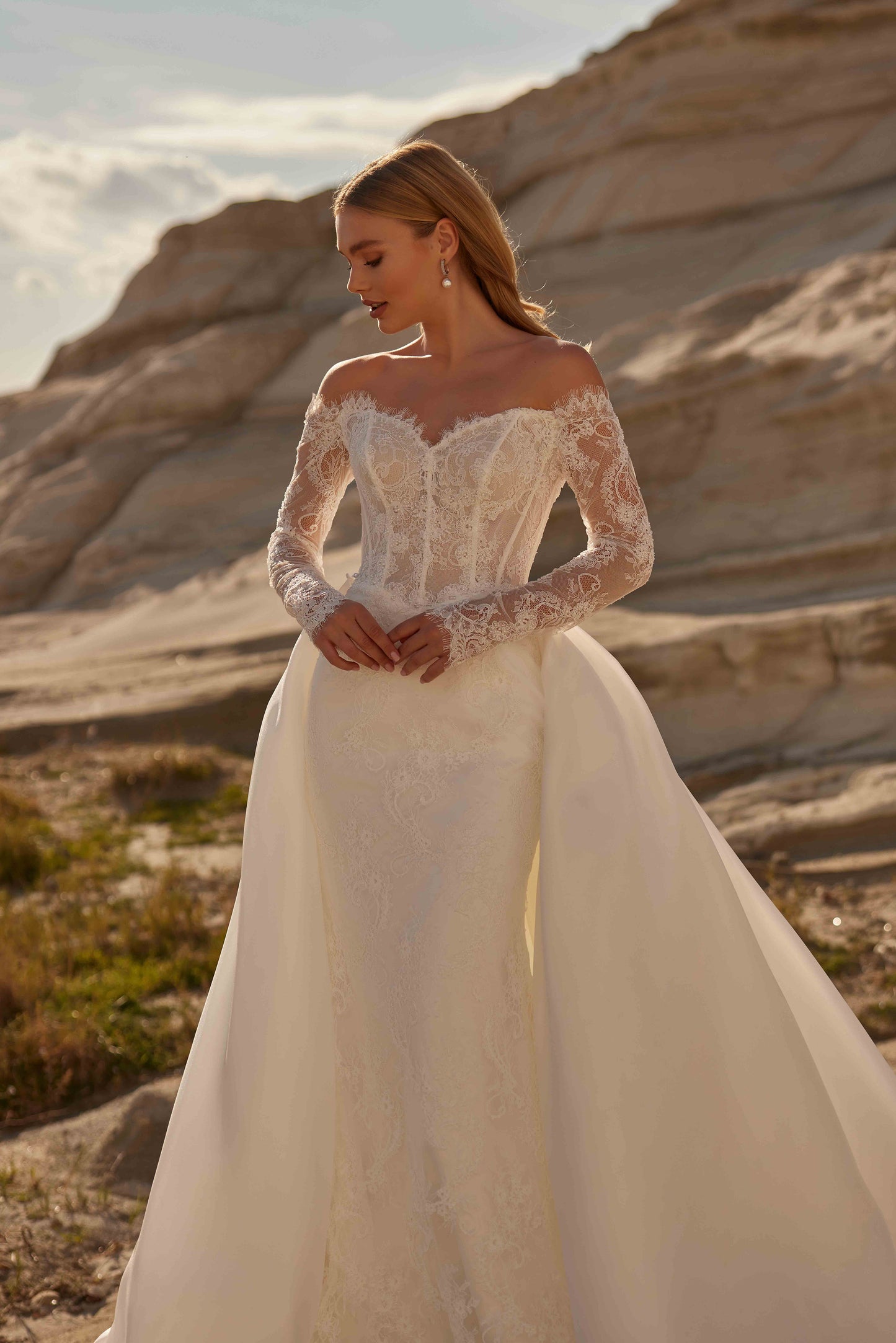 Heart-neck, long-sleeved, fully embroidered lace wedding dress with a detachable tulle skirt in a mermaid style - 25181