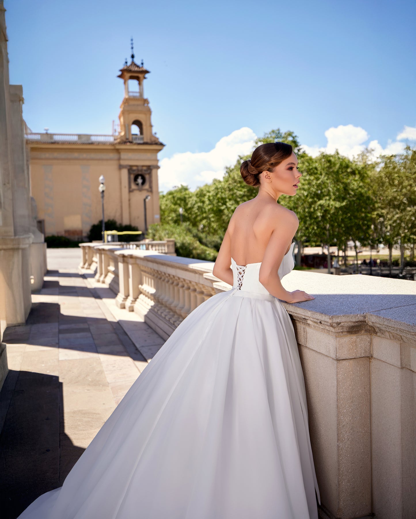 Straplez Drapeli ve Belden Fiyonklu Saten Prenses Gelinlik - 9245