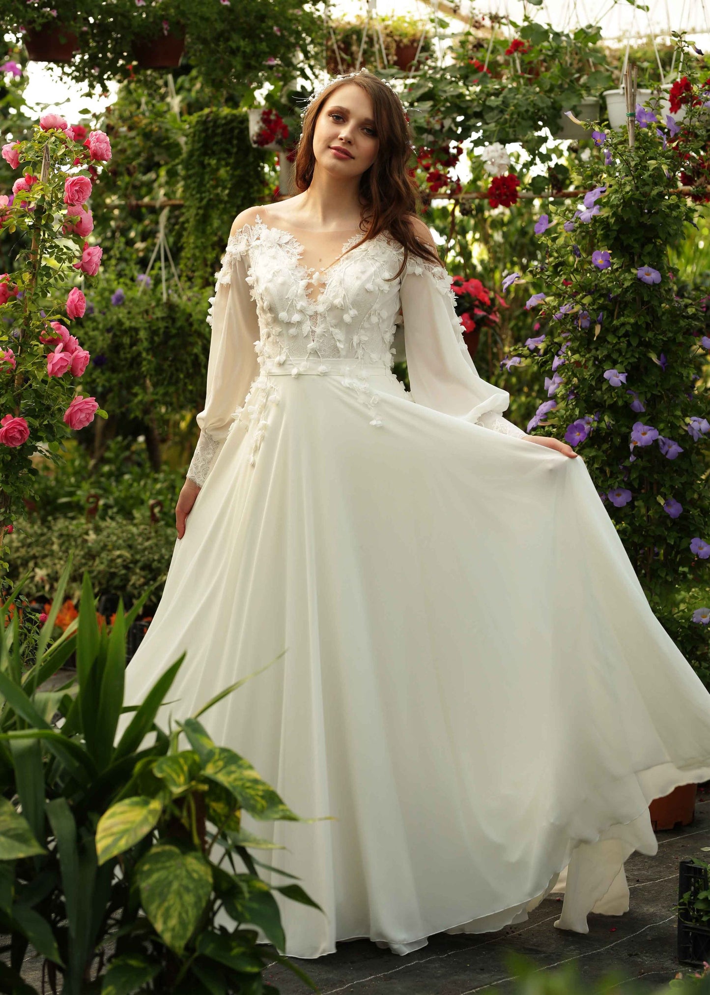 V Yaka Uzun Kollu Şifon Kumaş Çiçek İşlemeli Romantik Helen Gelinlik - 7019