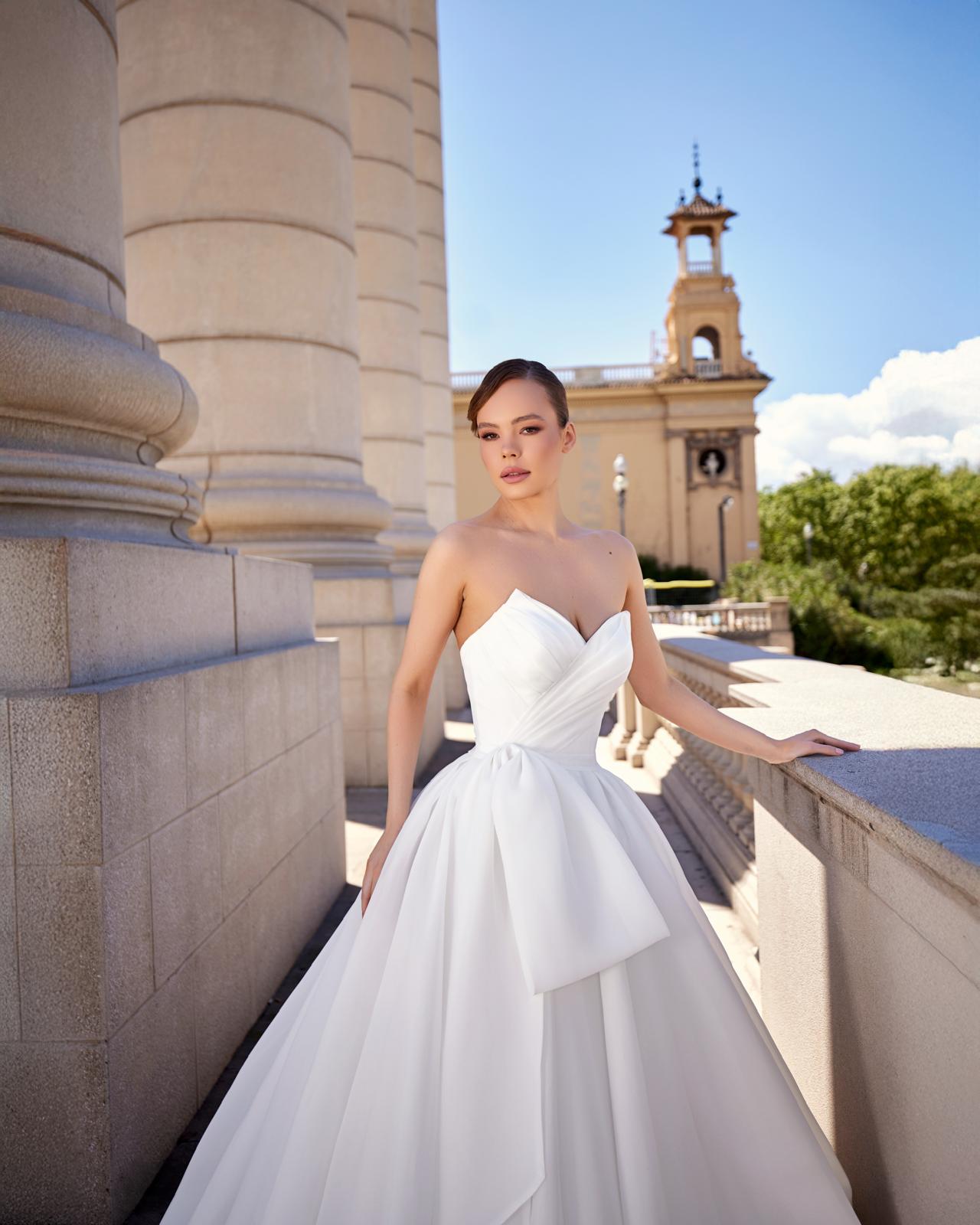 Straplez Drapeli ve Belden Fiyonklu Saten Prenses Gelinlik - 9245